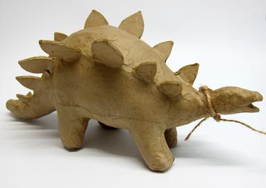 Pappmachè-Figur Stegosaurus